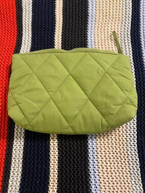 Vera Bradley Featherweight Medium Pouch - Spinach Green